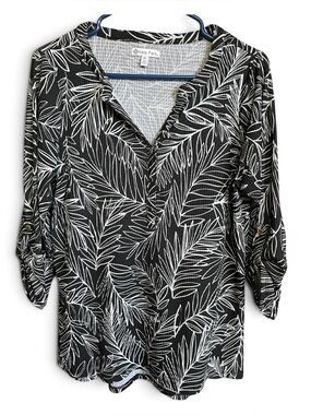 Kate Park Black & White Leaf-Print V-Neck Women's Top XL
